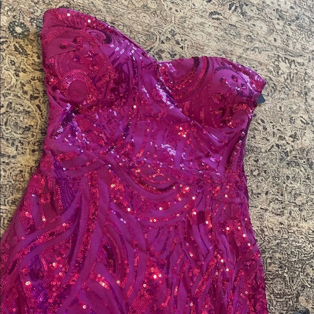 NWT Glamorous Intrigue Sequin Strapless Mini Dress - Picture 4 of 6